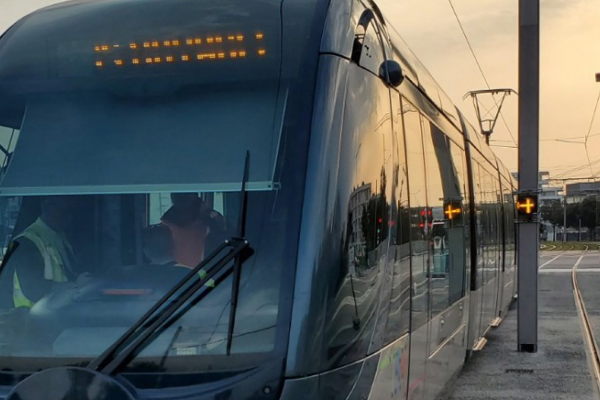 Extension of Bordeaux Tramway A : Rail Signaling by Mobility